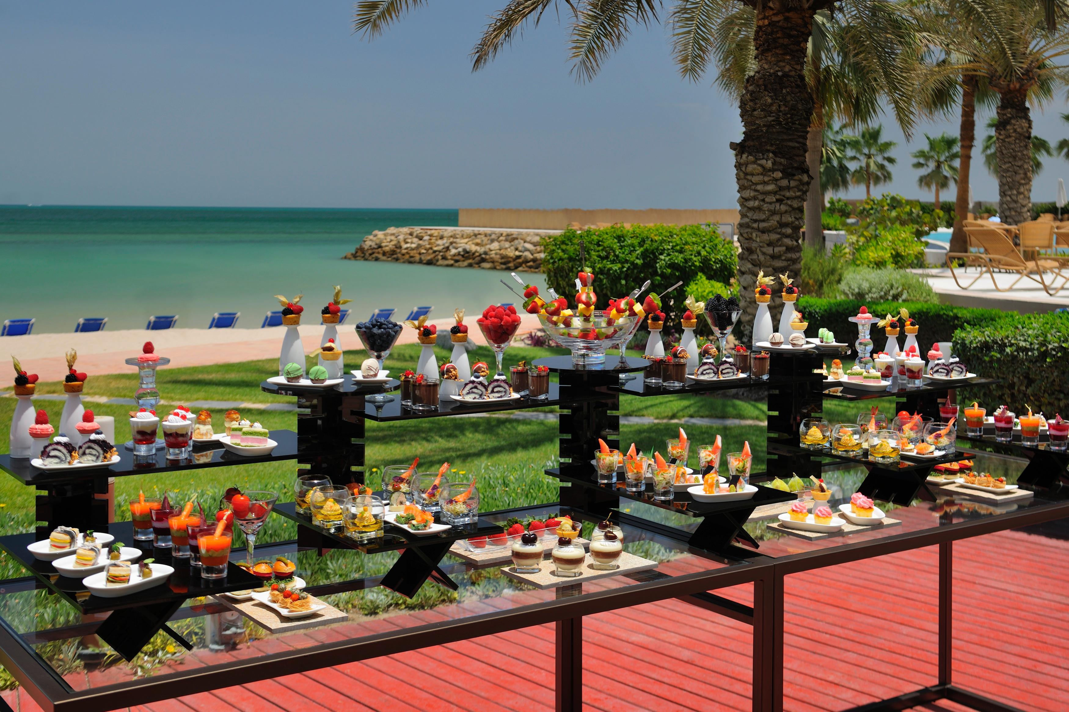 Mövenpick Hotel & Resort Al Bida'a Salmiya Exterior foto Beach at the hotel